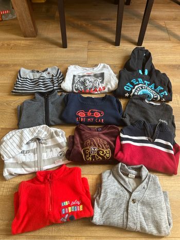 Lot de 11 pulls garçon 24 mois
