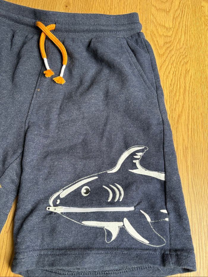 Short garçon taille 122 - photo numéro 2