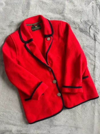 Veste autrichienne Giesswein rouge – Laine & détails contrastés – T.38