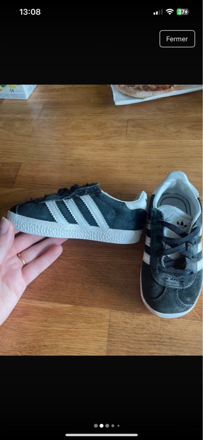Basket adidas gazelle noir taille 23