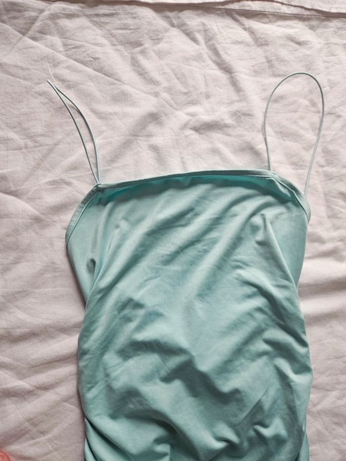 Robe dos nu - photo numéro 4