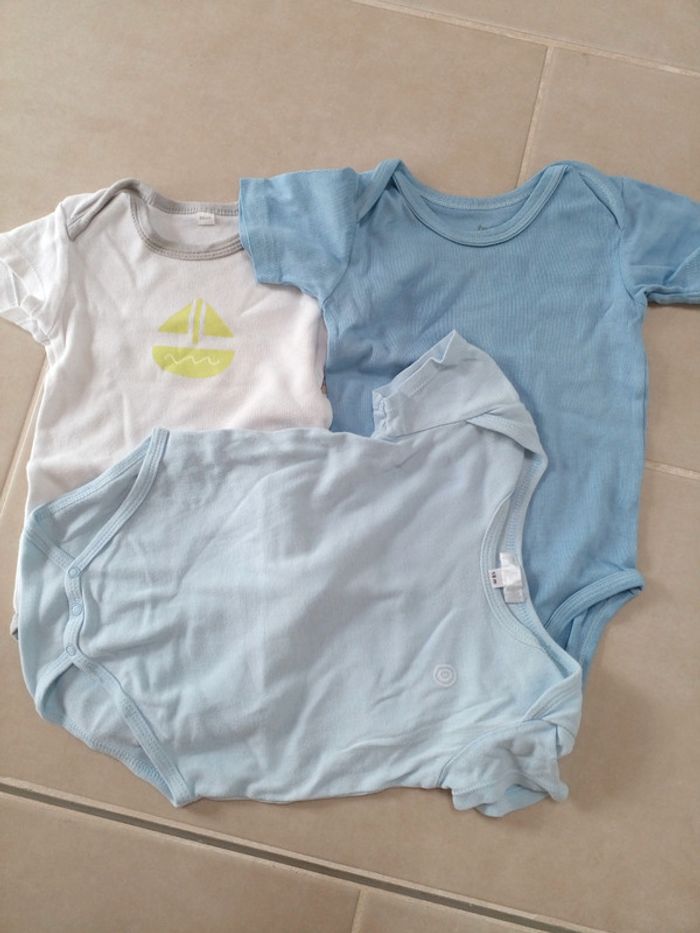 3 bodies manches courtes