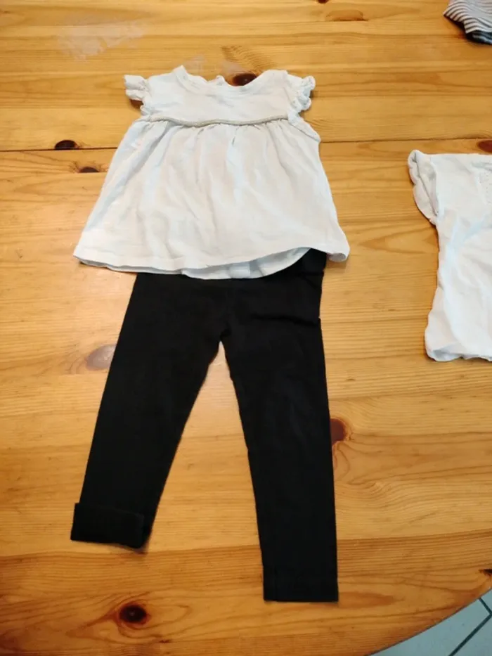 Tee-shirt blanc+leggings - photo numéro 2