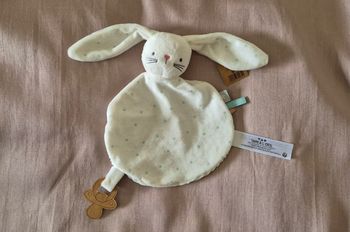 Doudou plat Lapin blanc  tout doux Tape l'oeil TAO