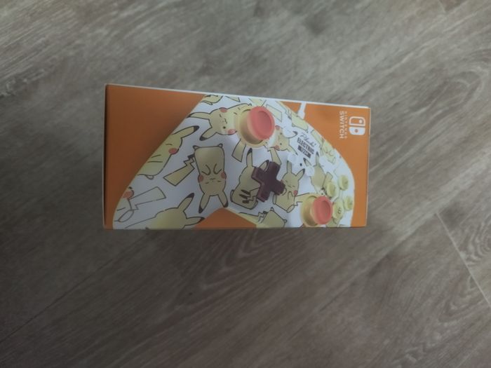 Manette neuve Switch Pikachu - photo numéro 3