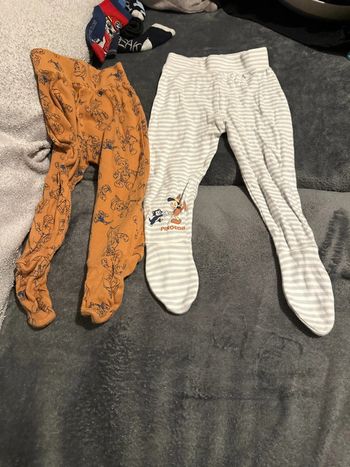 Lot 2 pantalons de pyjama 12 mois Disney