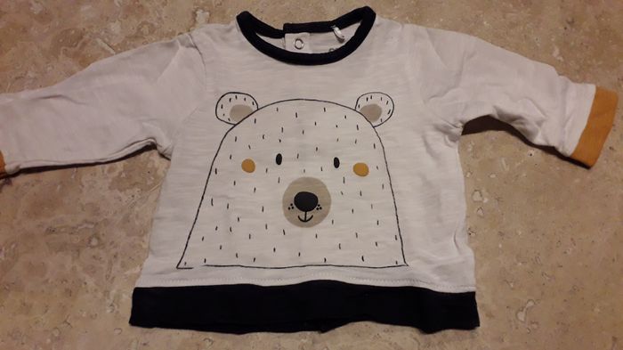 Ensemble 3 pièces (Pantalon + Tee-shirt + Veste à capuche) et paire de chaussettes - photo numéro 4