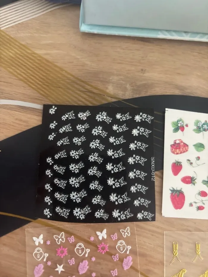 Lot stickers ongles - photo numéro 4