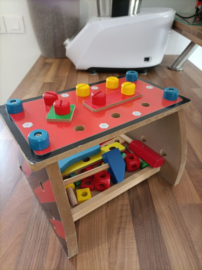 Petit établi de bricoleur bois et ces outils 23*17 cm - photo numéro 4