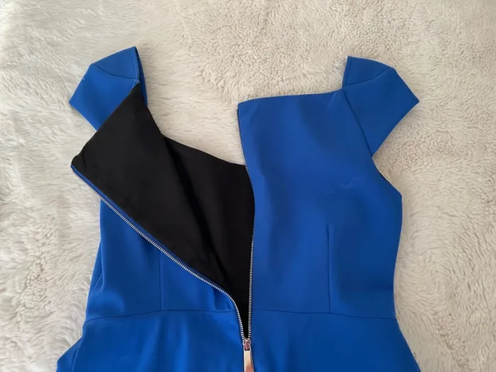 Robe Pinko taille M ou 38 - photo numéro 4