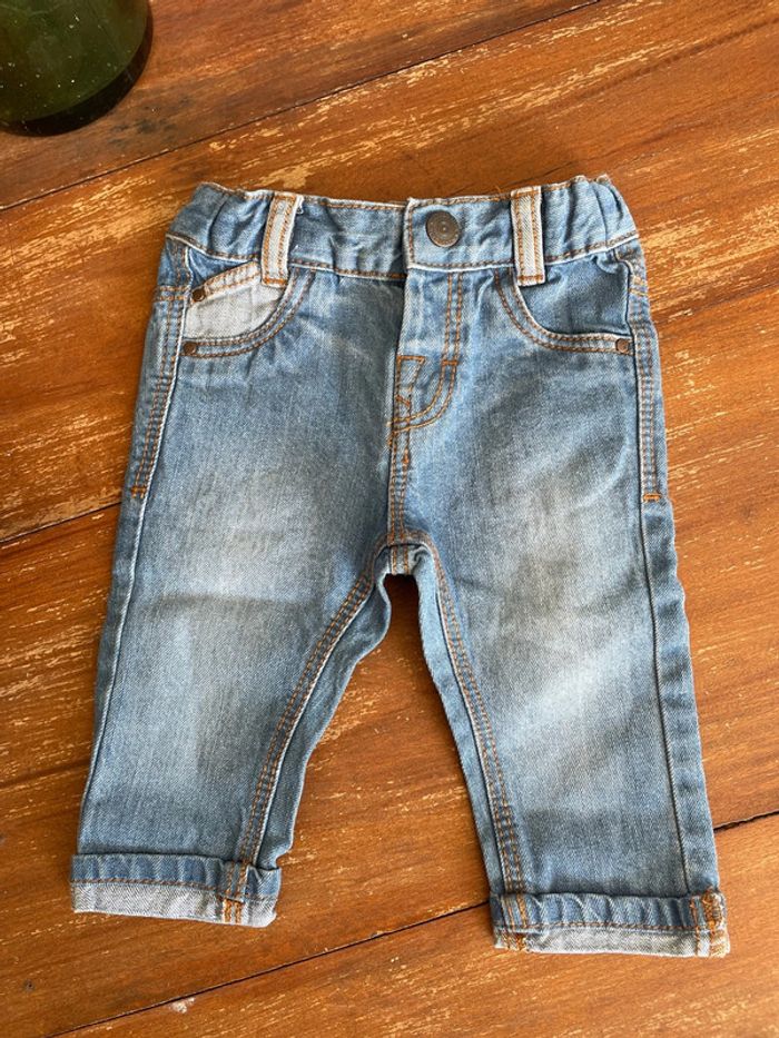 Jean bleu à pression kiabi 6 mois