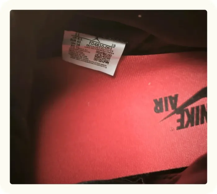 Baskets montantes Nike Jordan 1 retro hi og Taille 43 Neuves - photo numéro 9