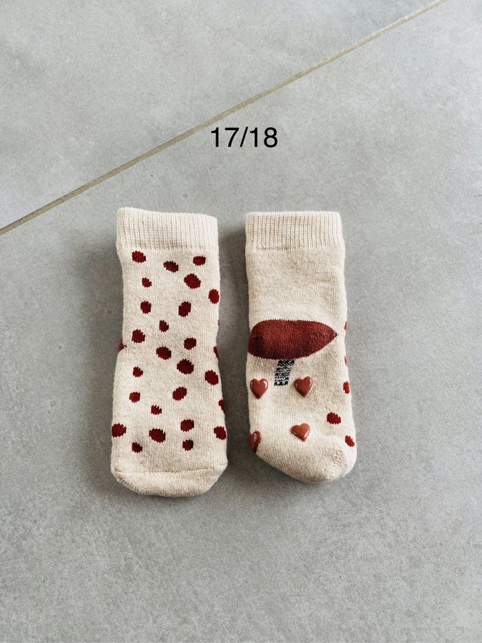 Paire de chaussette antidérapante 17/18 neuve