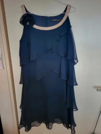 Robe à volants marine