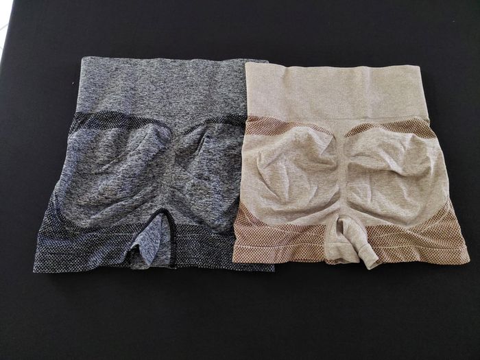 Lot 2 shorts de sport Taille haute push up Taille S/M - photo numéro 3