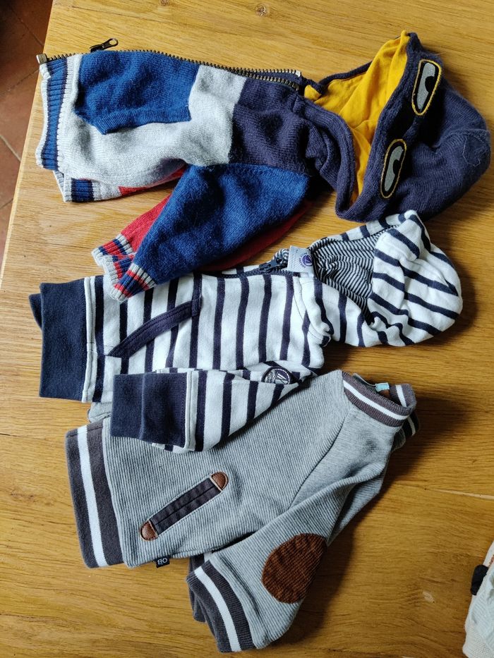 Lot de gilets et pull en 6 mois - photo numéro 4