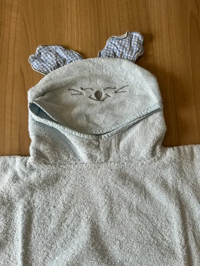 Très belle sortie de bain en éponge à capuche - photo numéro 3