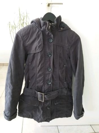 Parka gris foncé