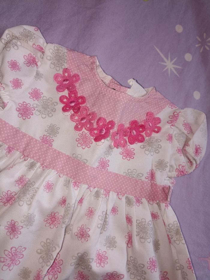 Robe. - photo numéro 2