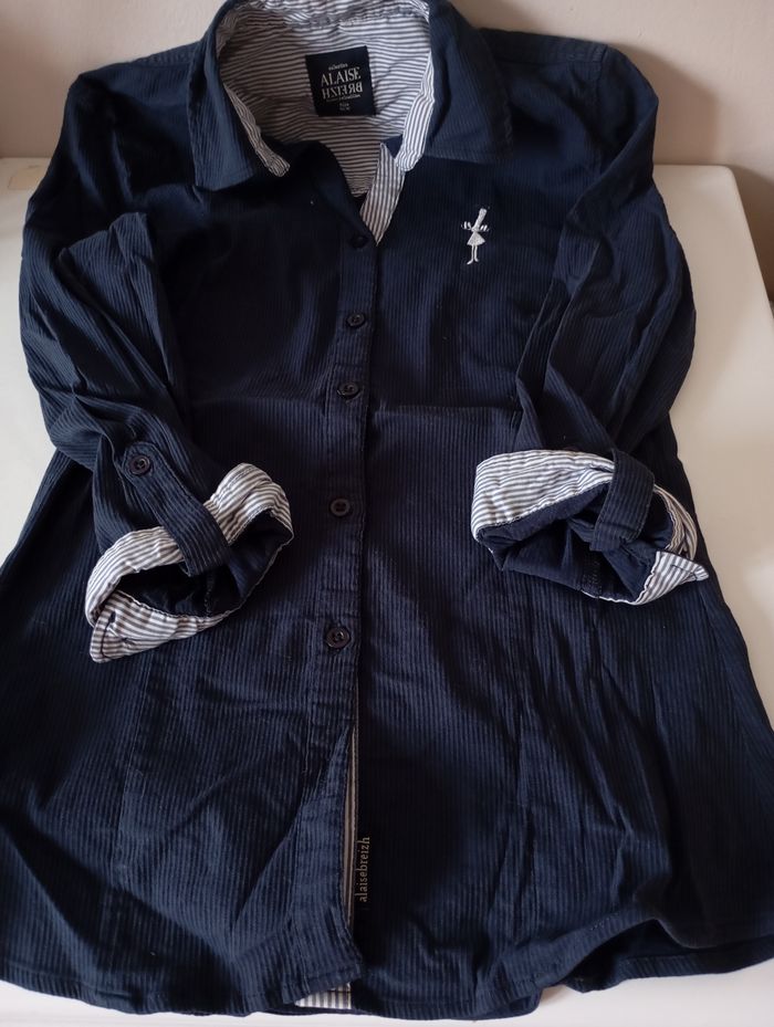 Chemise marine. Rayures .Manches longues . T34 XS. Cotin polyamide elasthane . Très bon état - photo numéro 2