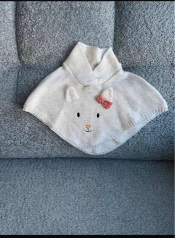 Cape / poncho beige crème avec petit chat Mes Petits Cailloux