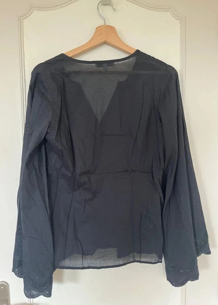 Blouse chemise chemisier noire 38 Les Petites manches pagode, broderie effet dentelle taille 1 (36) - photo numéro 4