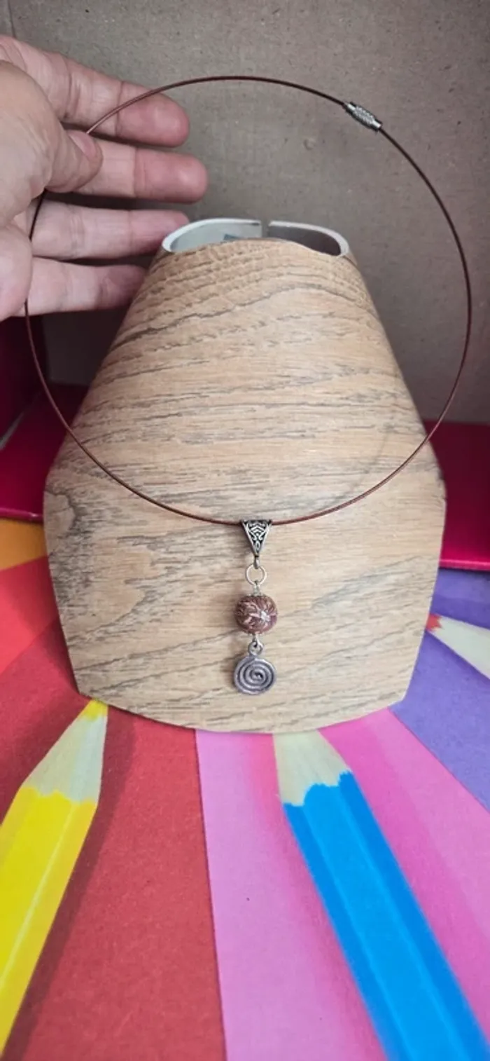 Collier pendentif perle marron et nacré Fimo neuf