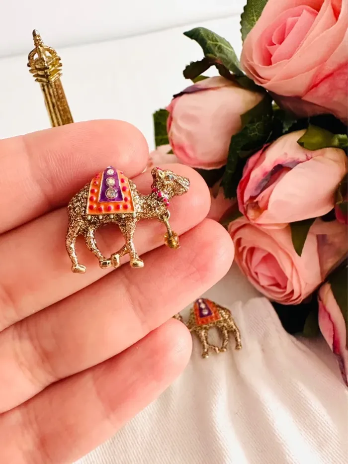 đ« Boucles dâoreilles Betsey Johnson â Chameaux scintillants & clochettes vintage rare en Europe - photo numĂ©ro 3