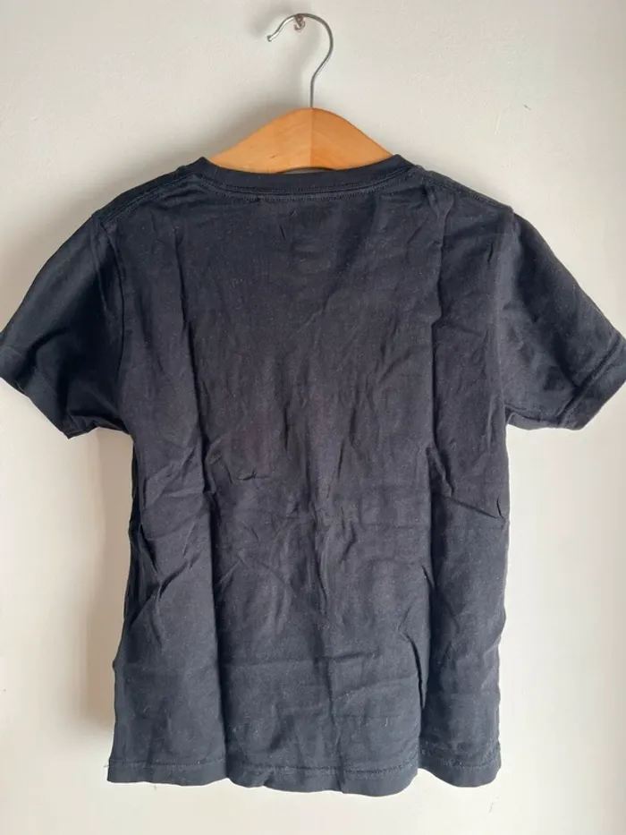 Tee shirt Uniqlo 5/6 ans Jurassic world - photo numéro 2