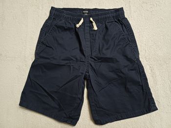 Short marine Kiabi 7 ans (réf perso V109)(familleac72)