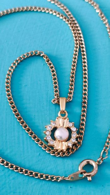 Collier pendentif doré