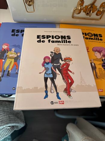 Lot Bd Espions de famille