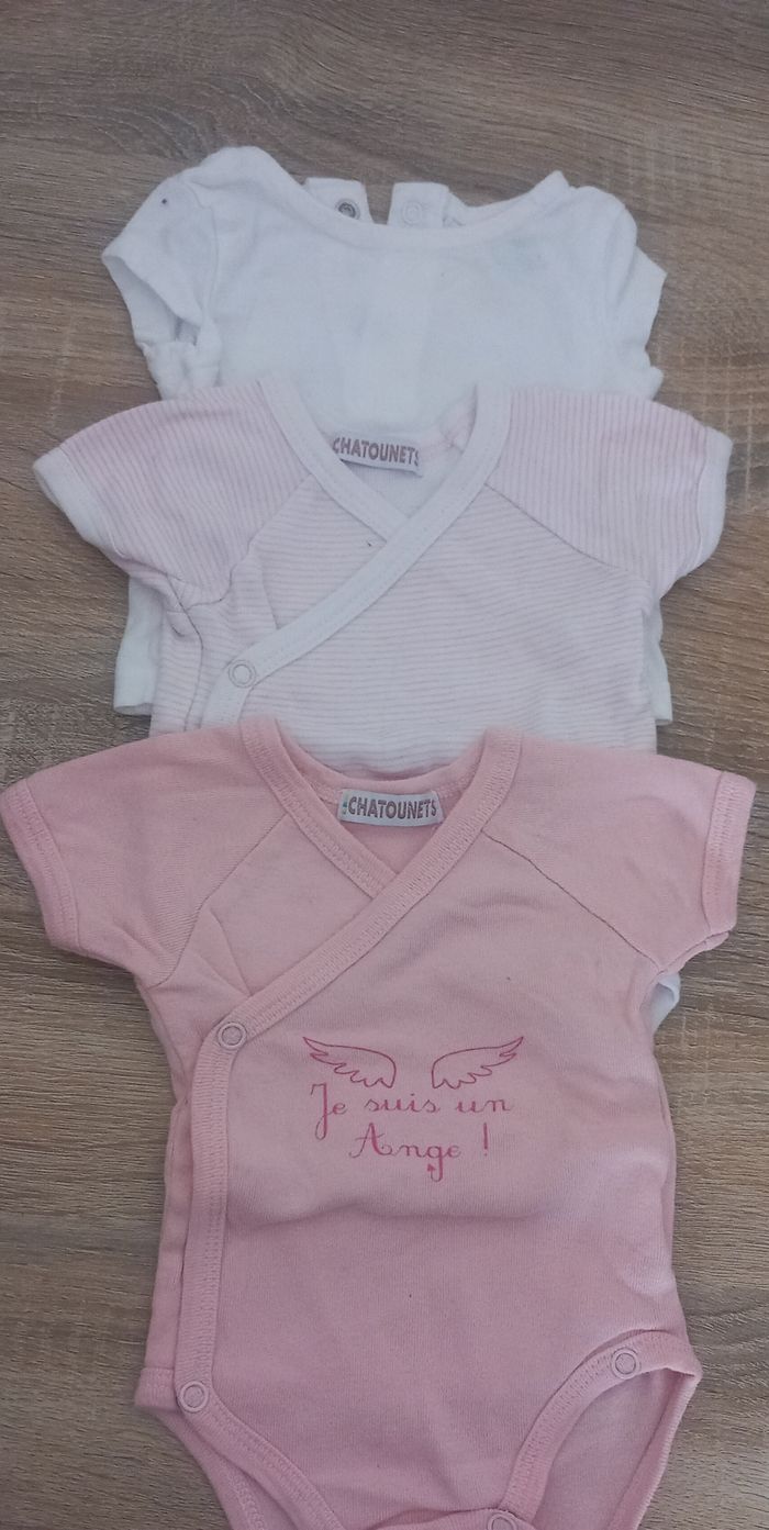 Lot de 2 body et 1 t-shirt manche courte fille 1 mois