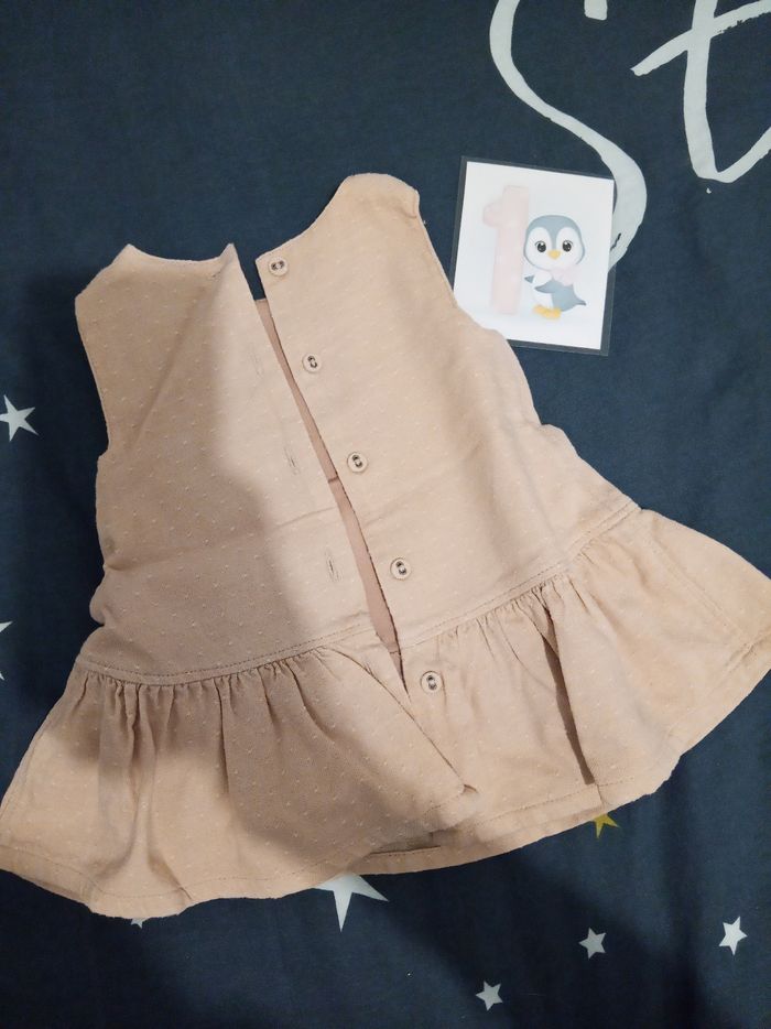 Robe rose _ 1 mois - photo numéro 2