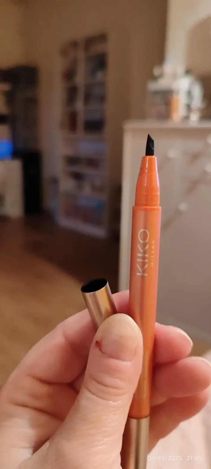 Kiko Create Your balance Waterproof Eyeliner Duo Teinte Noir - photo numéro 6