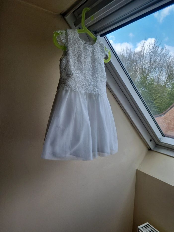 Robe dentelle et tulle