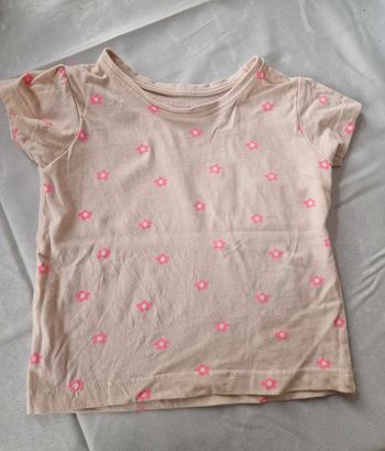 T-shirt fleuri taille 9-12 80cm primark
