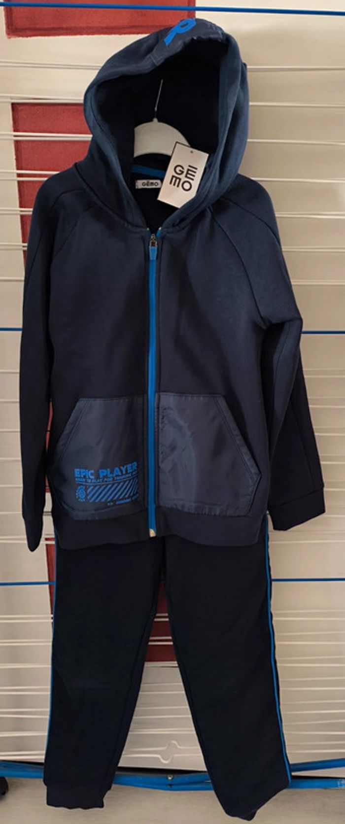 Ensemble de jogging garçon 8 ans neuf / Gémo