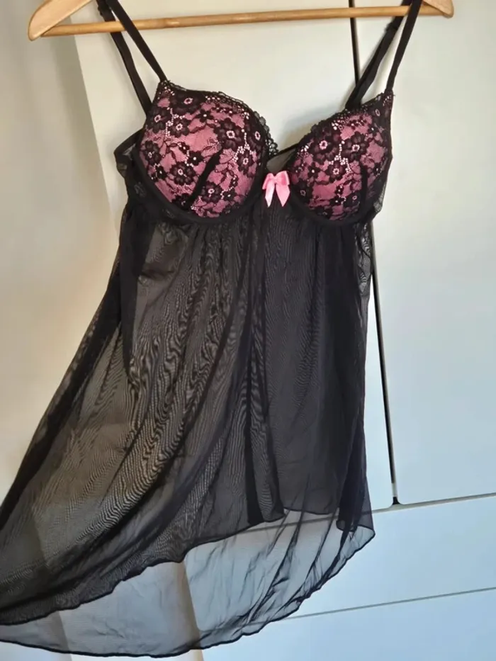 Belle nuisette soutien gorge dentelle super push up H&M 🌸 Taille française 95B eur 80B noir et rose - photo numéro 2