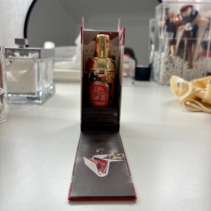 Eau de toilette Benefit neuve