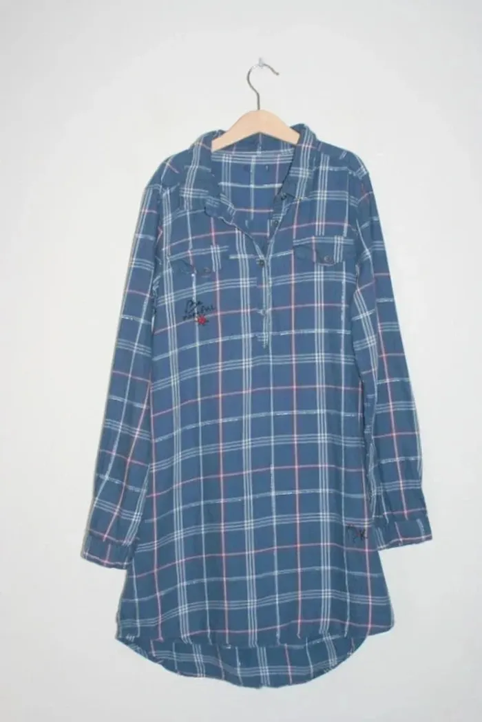 Robe chemise à carreaux, taille 12 ans