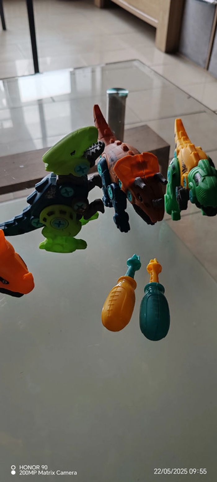 4 dinosaure modulable avec les 2 tournevis - photo numéro 3