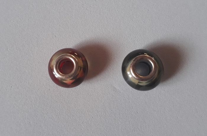 Charms perles rouge et bleu - photo numéro 2