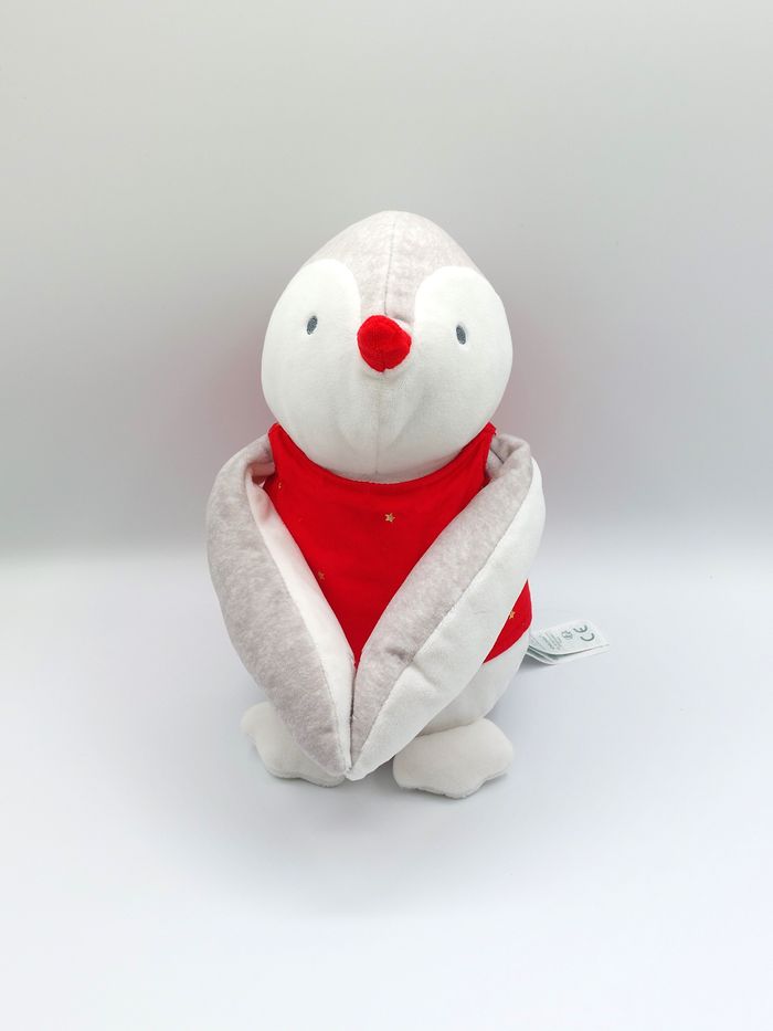Peluche doudou pingouin blanc gris OBAIBI Okaidi tee-shirt rouge étoiles or SANS PLAID - photo numéro 3
