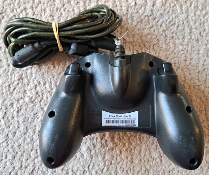 🎮 Lot de manettes et cable vidéo Microsoft Xbox fat 1ère génération - non testés - photo numéro 3