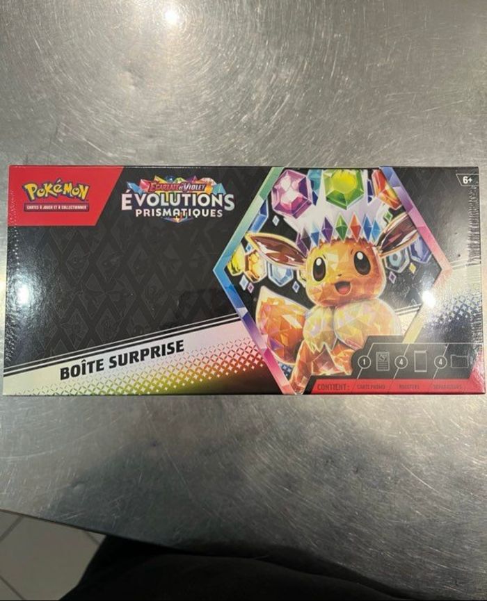 Boîte surprise Pokémon évolution prismatique