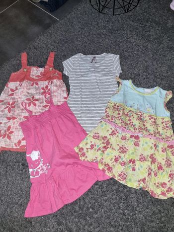 Lot de 4 robes d'été 2 ans