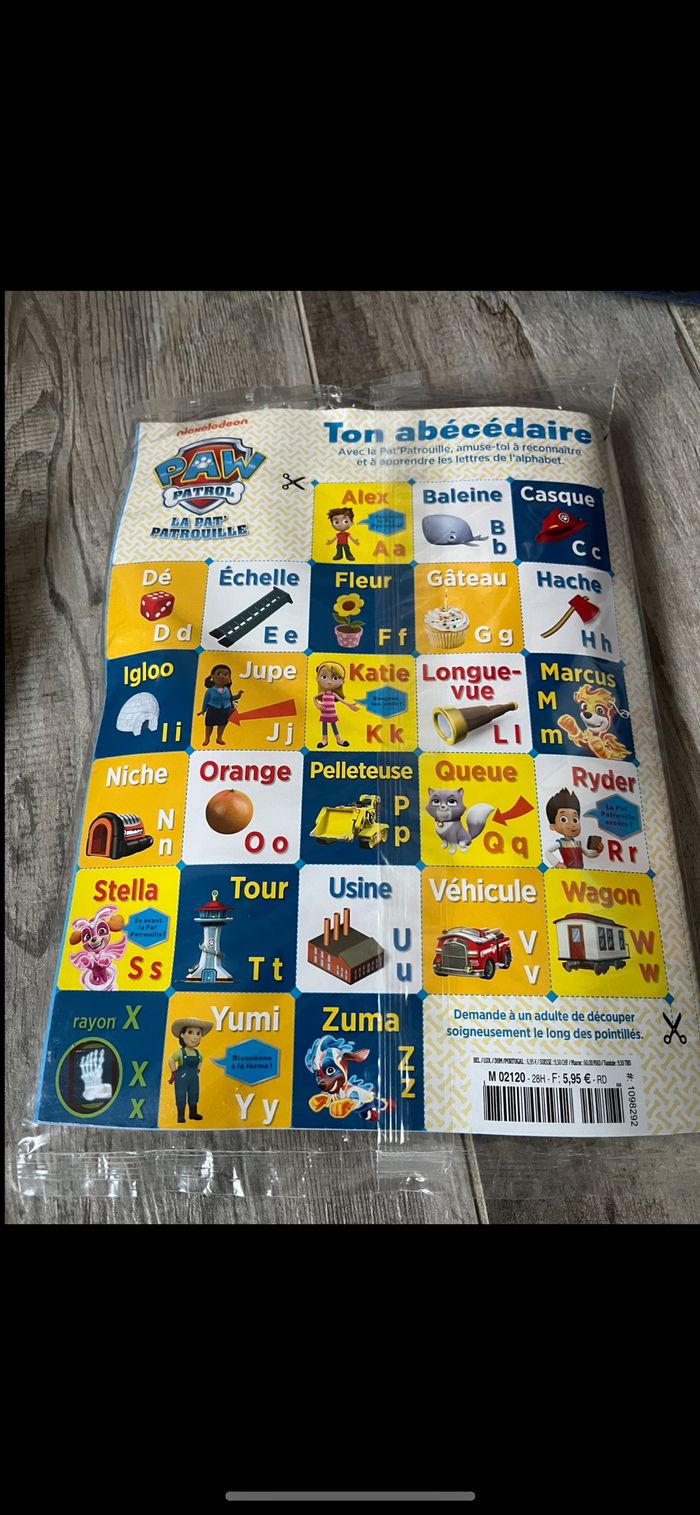 Livre avec jouet pat patrouille - photo numéro 2