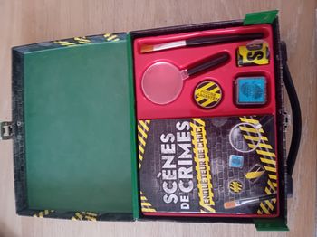 Fleurus - Scènes de crimes Enquêteur de choc - dès 8 ans - Comme neuf