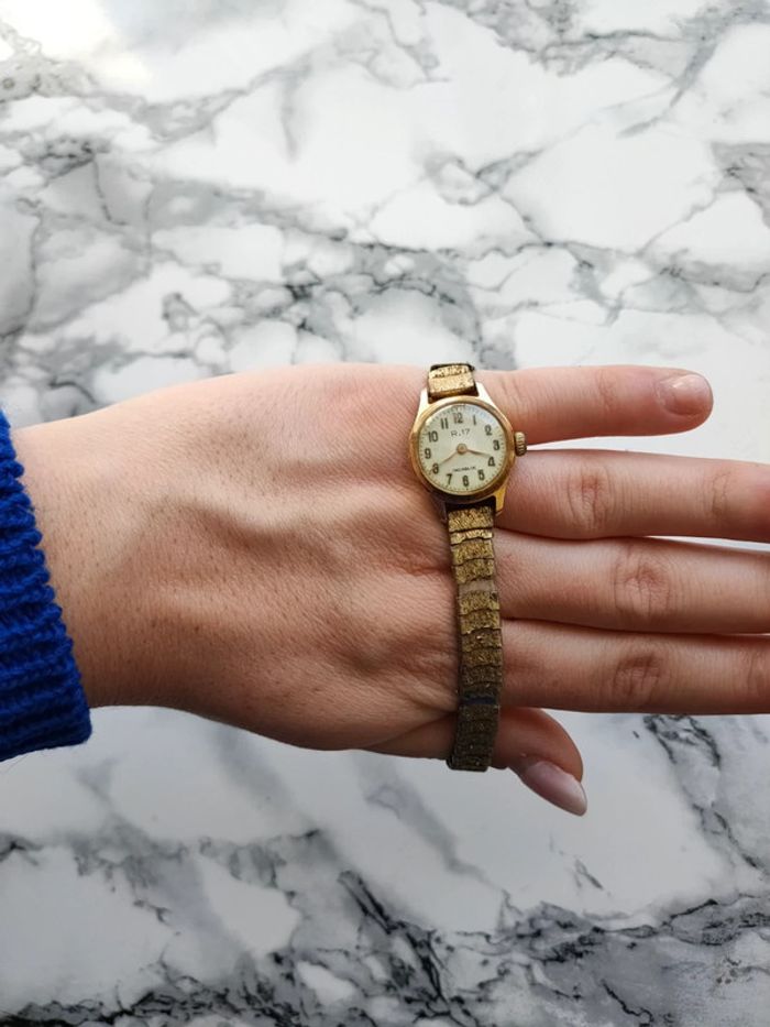 Montre vintage doré - photo numéro 10
